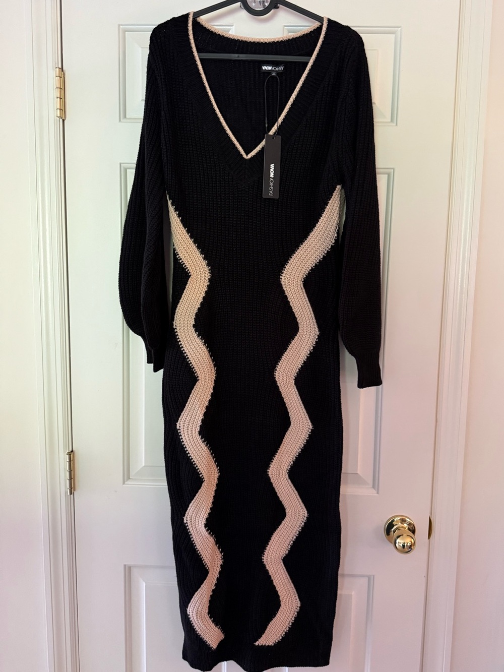 NWT Fashion Nova Daniella Black Cream Knit Sweater Maxi Dress L